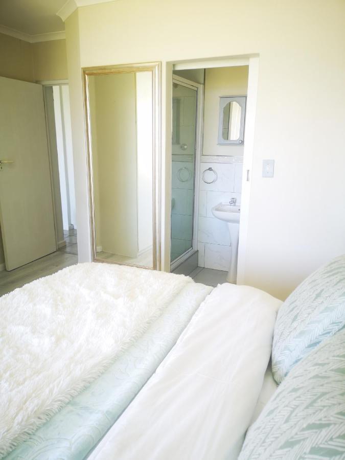 Cape Town Family Beachfront Apartment Leisure Bay Cidade Do Cabo Exterior foto