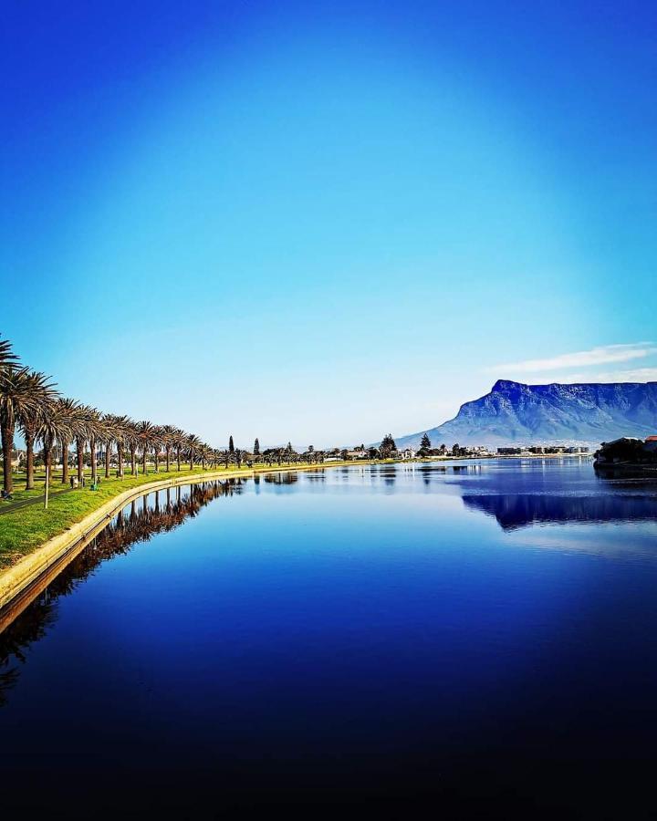 Cape Town Family Beachfront Apartment Leisure Bay Cidade Do Cabo Exterior foto