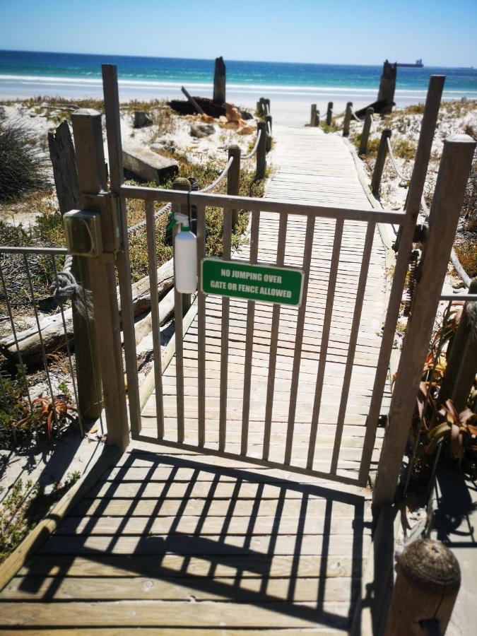 Cape Town Family Beachfront Apartment Leisure Bay Cidade Do Cabo Exterior foto