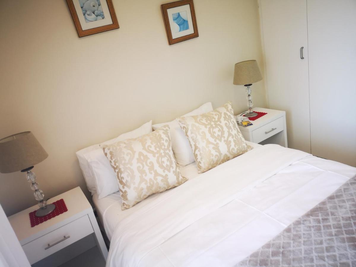 Cape Town Family Beachfront Apartment Leisure Bay Cidade Do Cabo Exterior foto